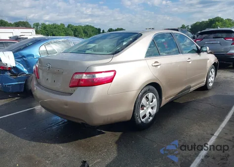2007 Toyota Camry Le z USA, uszkodzony, nr VIN 4T1BE46K07U048199